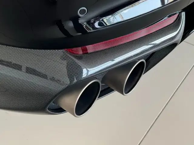 Ferrari 812