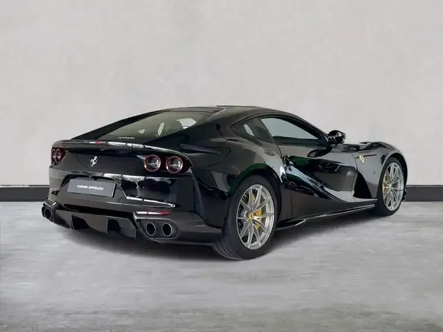 Ferrari 812