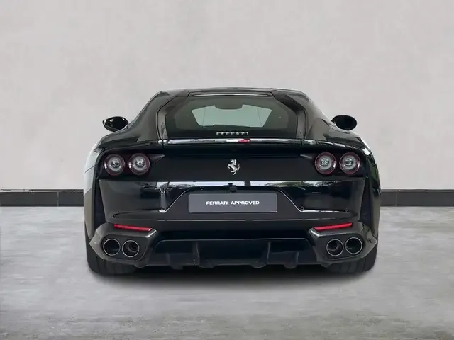Ferrari 812