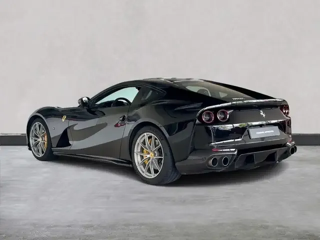 Ferrari 812