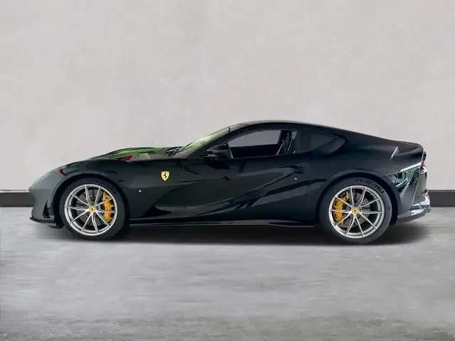 Ferrari 812