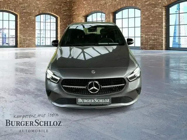 Mercedes-Benz B 220
