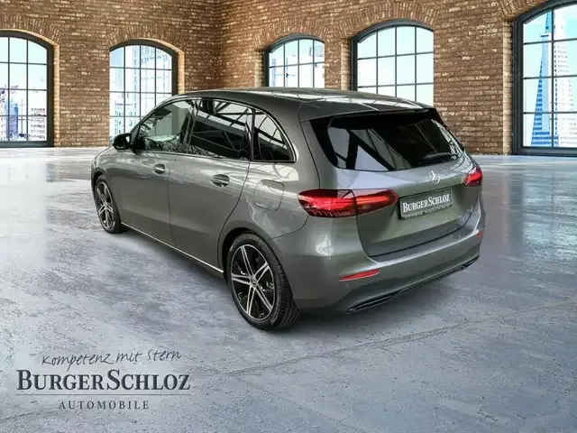 Mercedes-Benz B 220