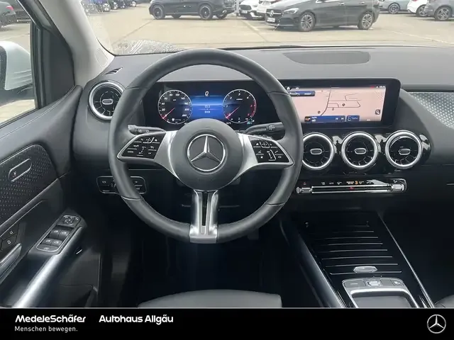 Mercedes-Benz B 180
