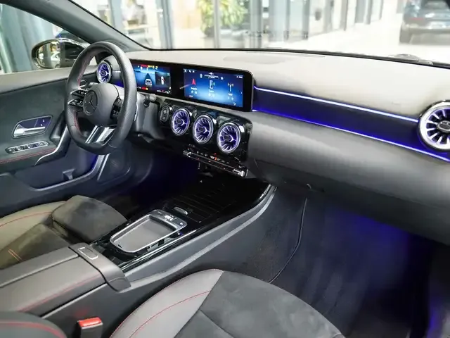 Mercedes-Benz A 220