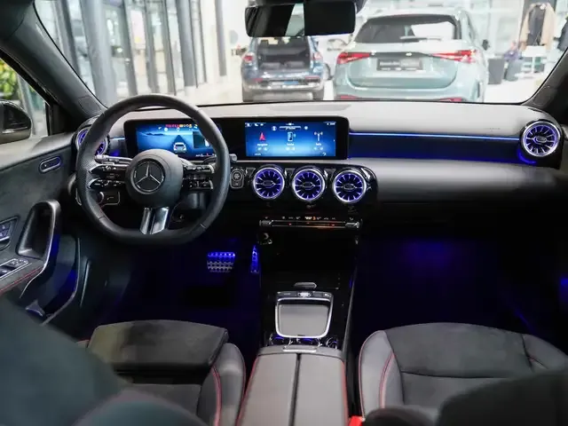 Mercedes-Benz A 220