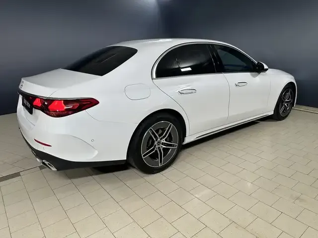 Mercedes-Benz E 200