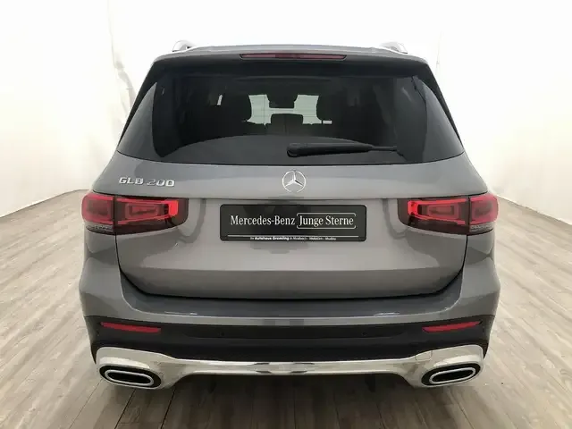 Mercedes-Benz GLB 200