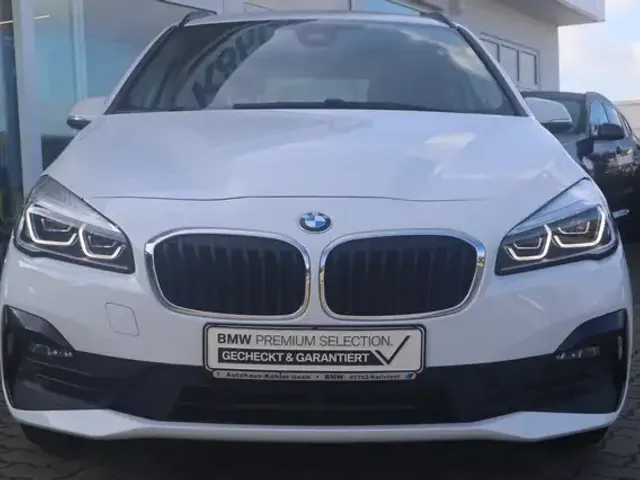 BMW 218