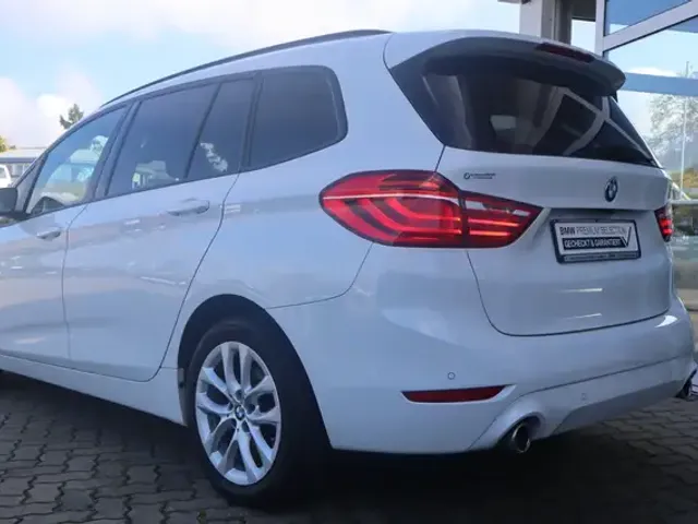 BMW 218