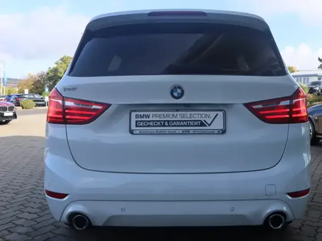 BMW 218