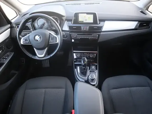 BMW 218