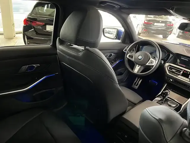 BMW 330