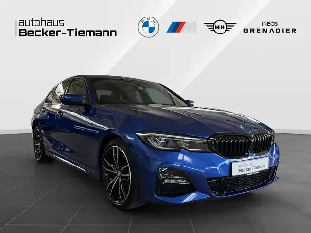 BMW 330