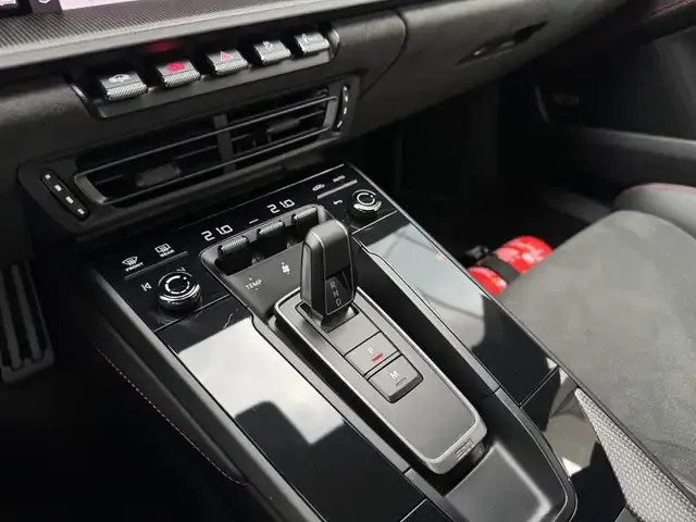 Porsche 992