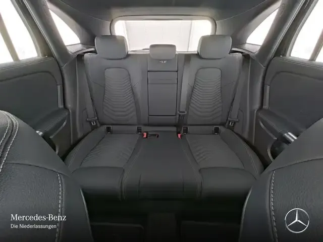 Mercedes-Benz EQA 300