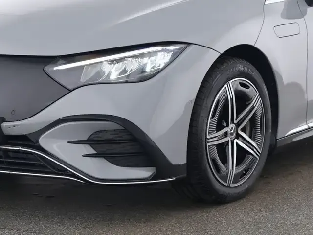 Mercedes-Benz EQE 300