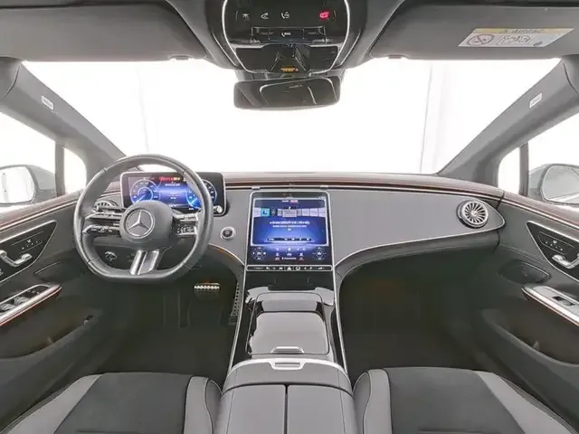 Mercedes-Benz EQE 300