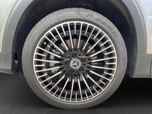 Mercedes-Benz EQB 300