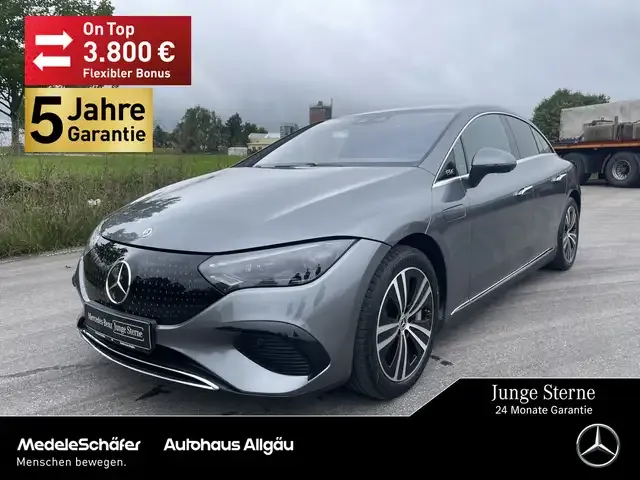 Mercedes-Benz EQE 300