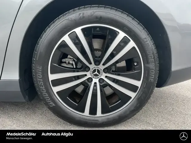 Mercedes-Benz EQE 300