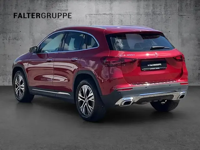 Mercedes-Benz GLA 200