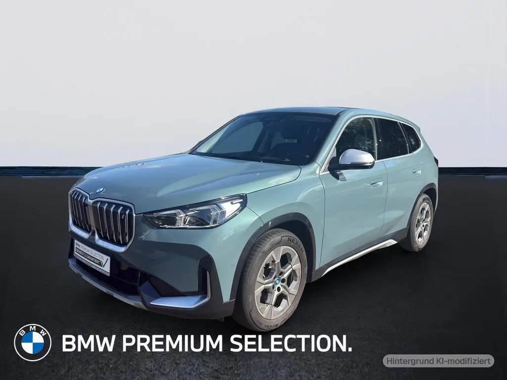 BMW iX1