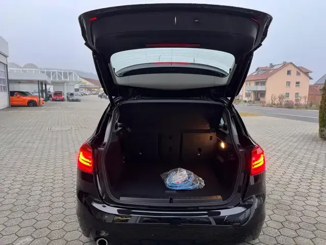 BMW 225