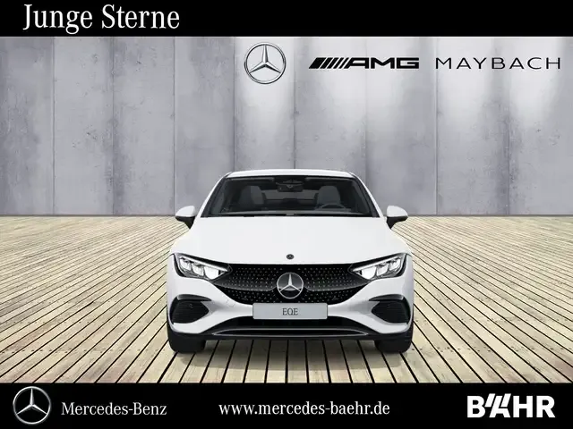 Mercedes-Benz EQE 300