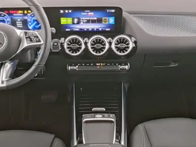 Mercedes-Benz EQA 300