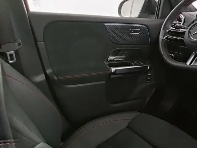 Mercedes-Benz EQB 250
