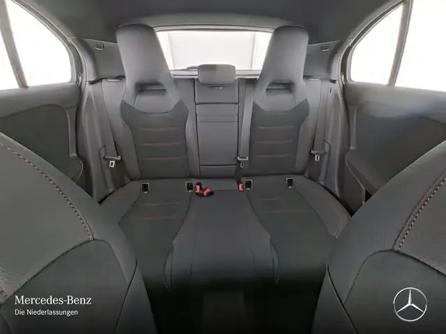 Mercedes-Benz A 220
