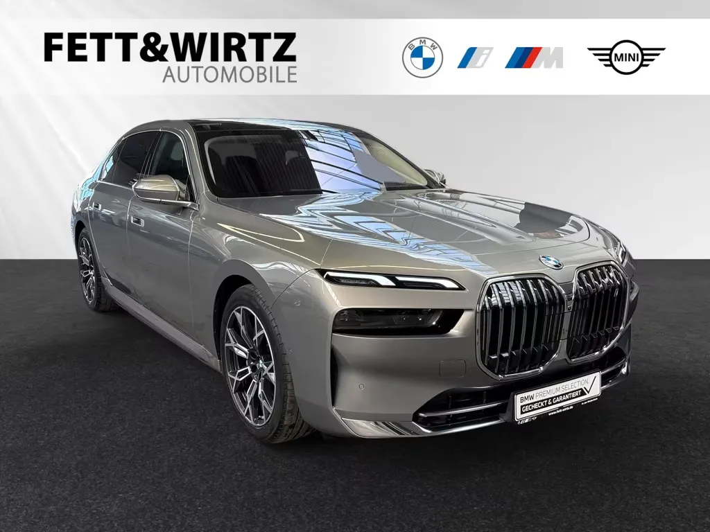BMW i7
