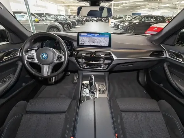 BMW 530