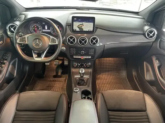 Mercedes-Benz B 180