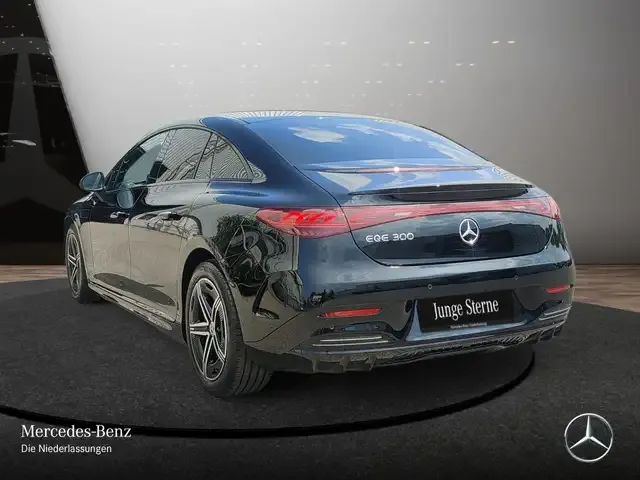 Mercedes-Benz EQE 300