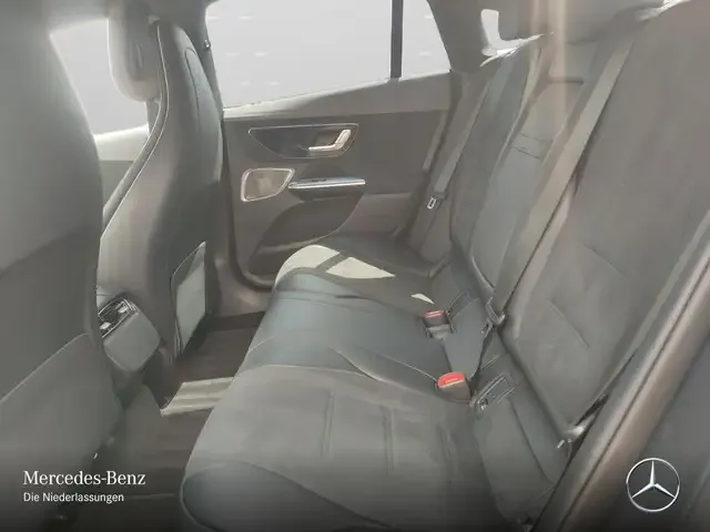 Mercedes-Benz EQE 300