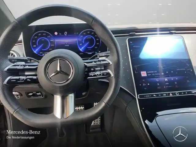 Mercedes-Benz EQE 300