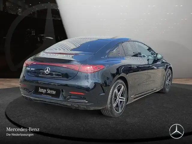 Mercedes-Benz EQE 300