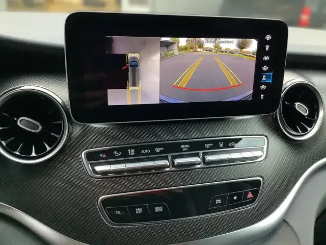 Mercedes-Benz V 250