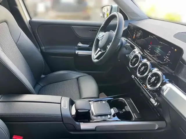 Mercedes-Benz GLB 220