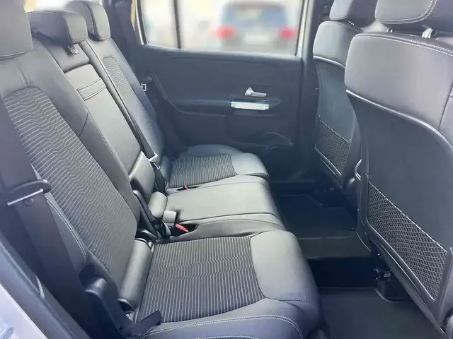 Mercedes-Benz GLB 220