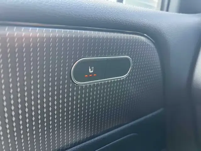 Mercedes-Benz GLB 220