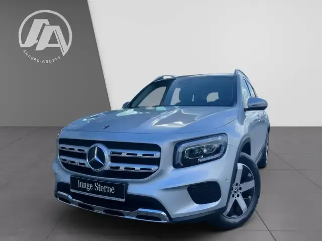 Mercedes-Benz GLB 220
