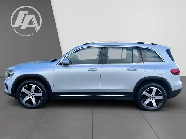 Mercedes-Benz GLB 220