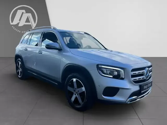 Mercedes-Benz GLB 220