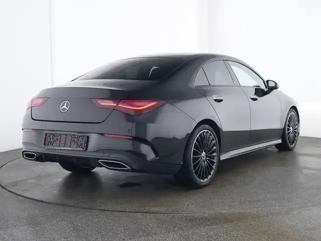 Mercedes-Benz CLA 200
