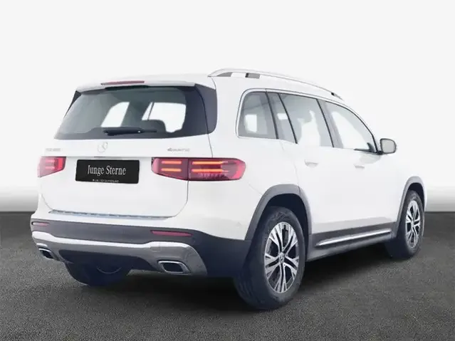 Mercedes-Benz GLB 220