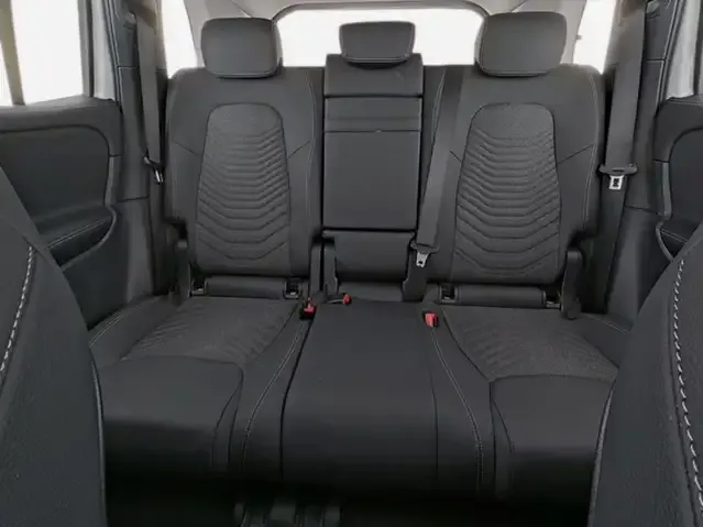 Mercedes-Benz GLB 220
