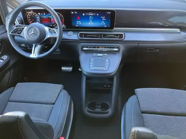 Mercedes-Benz V 220